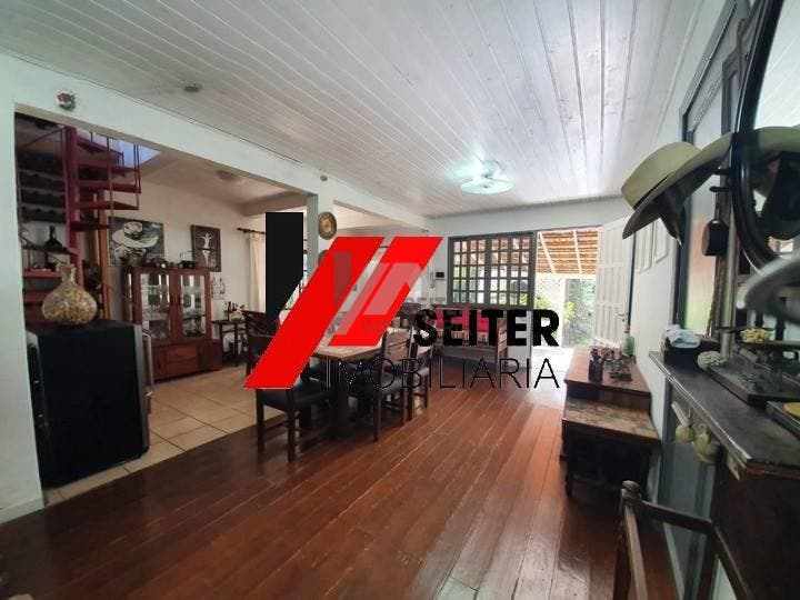 Casa de 4 dormitorios a venda Sambaqui Florianopolis