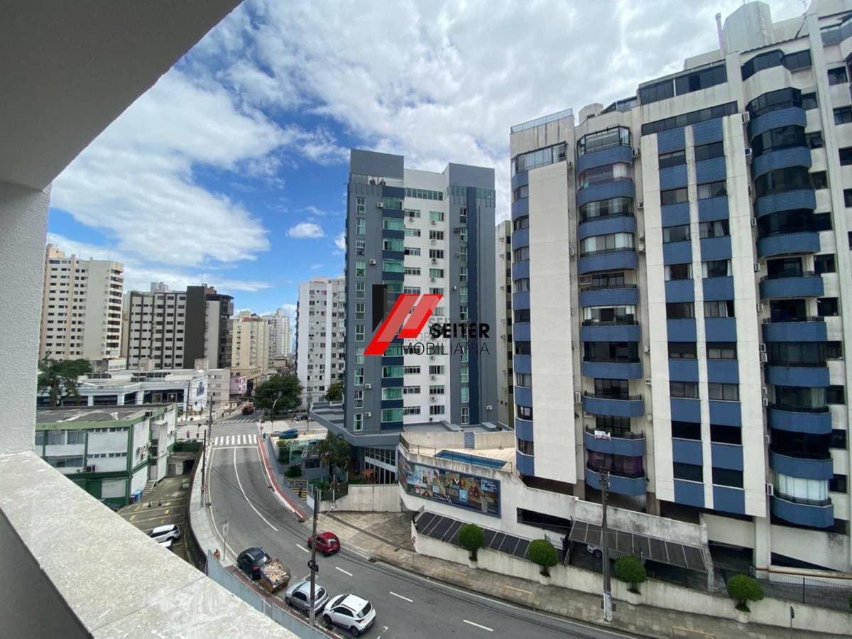 Apartamento com 3 dormitórios à venda no centro de Florianópolis