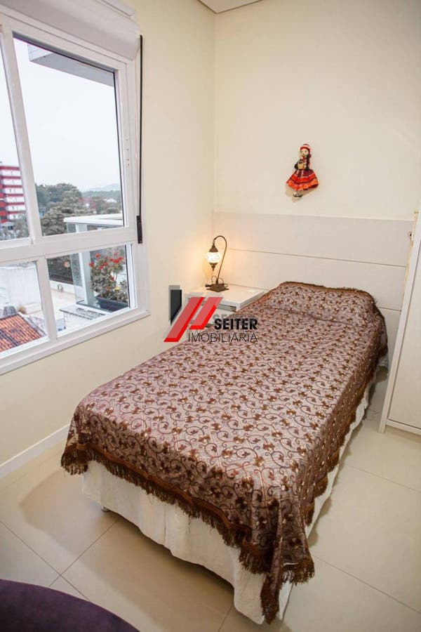 Apartamento à venda no bairro Trindade em Florianópolis.