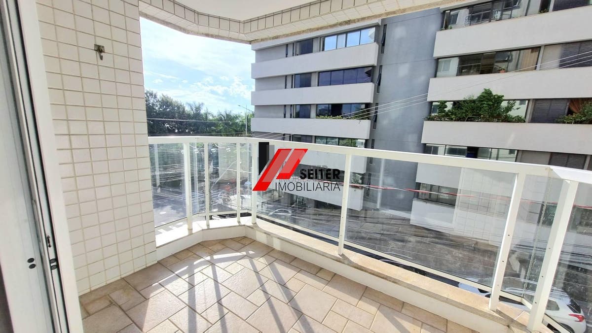 Apartamento a venda na Beira Mar Norte de Florianópolis