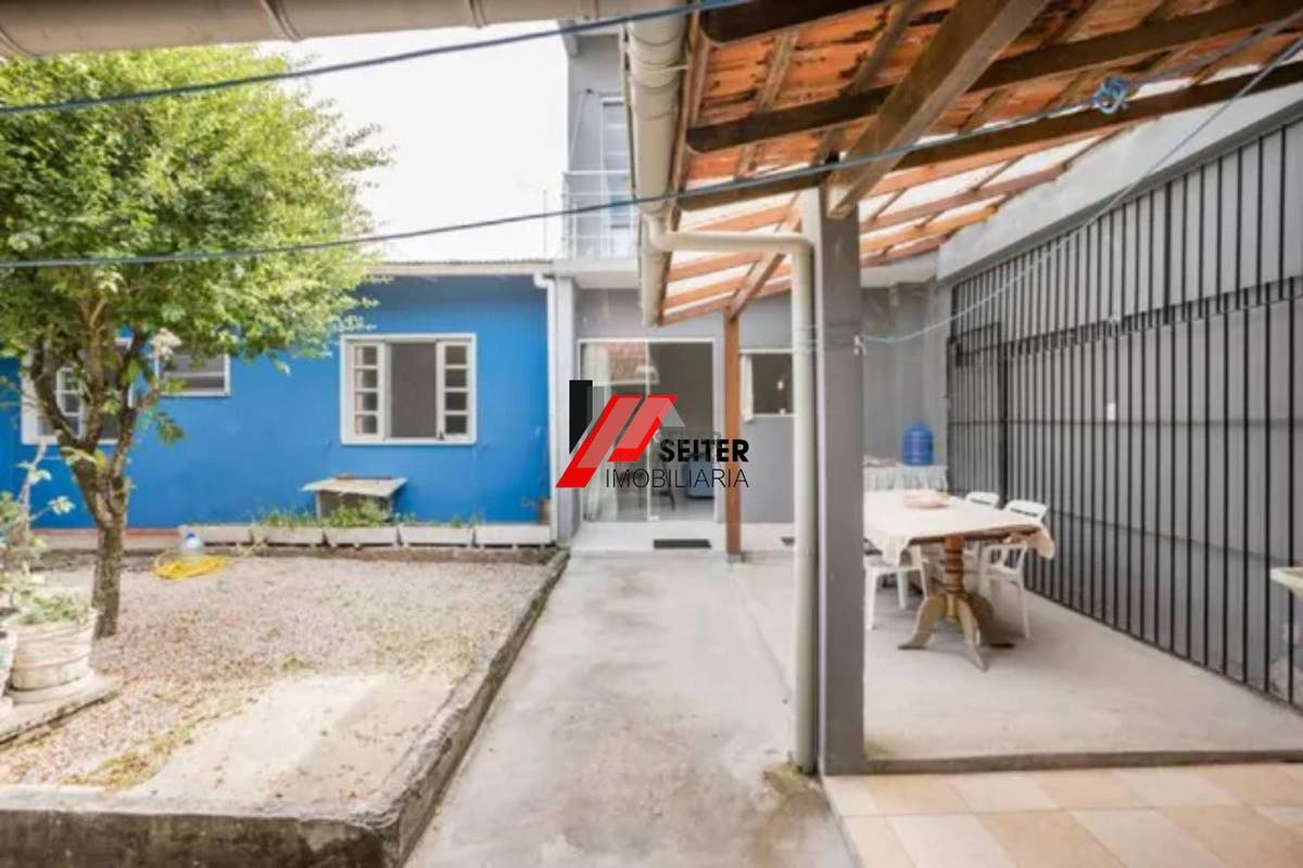 Casa à venda na Barra da Lagoa em Florianópolis.