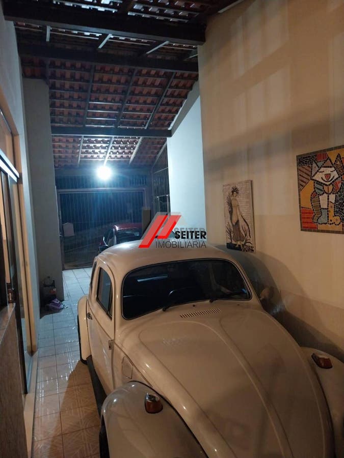 Casa com 4 dormitórios sendo 2 suíte à venda no bairro Pantanal