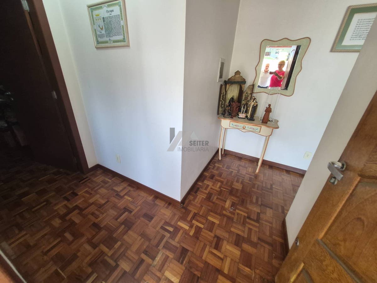 Casa a venda na Trindade com 5 dormitórios Florianópolis