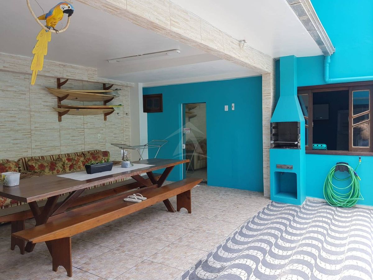 Pousada com 1 Sobrado + 3 Apt + 1 Casa - Itapema do Norte