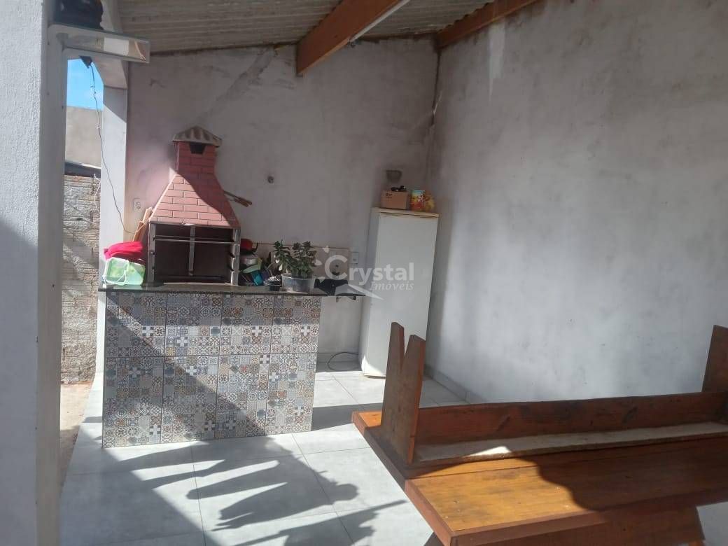 Casa com 2 quartos e edícula com 1 quarto e banheiro à venda em Água Branca II - Avaré. Foto 2