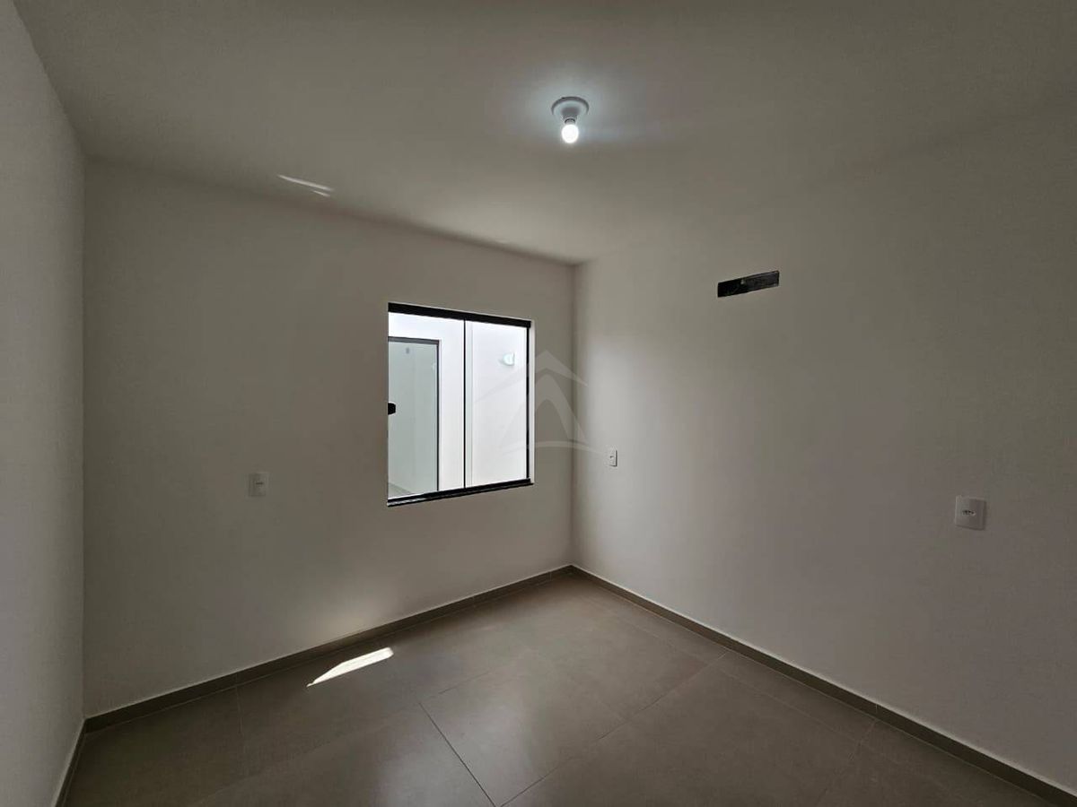Casa com piscina, 3 quartos sendo 1 suíte, barra do saí
