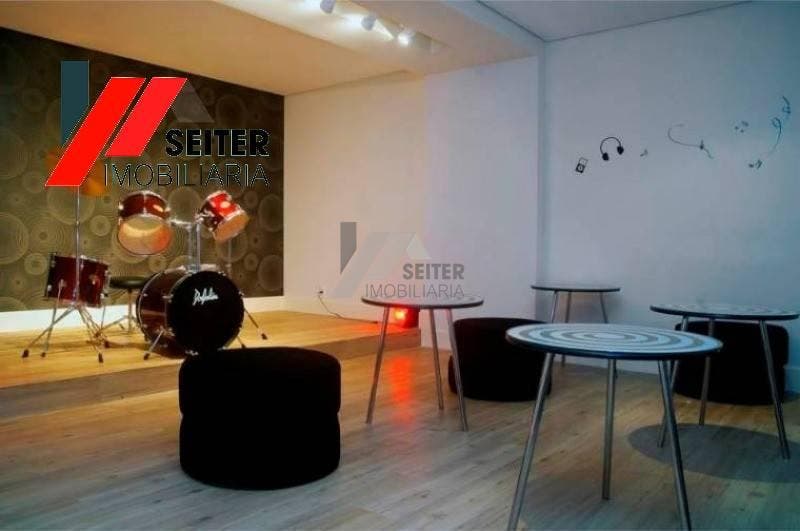 Apartamento mobiliado de 4 dormitorios sendo 2 suites com 3 vagas de garagem a venda Itacorubi