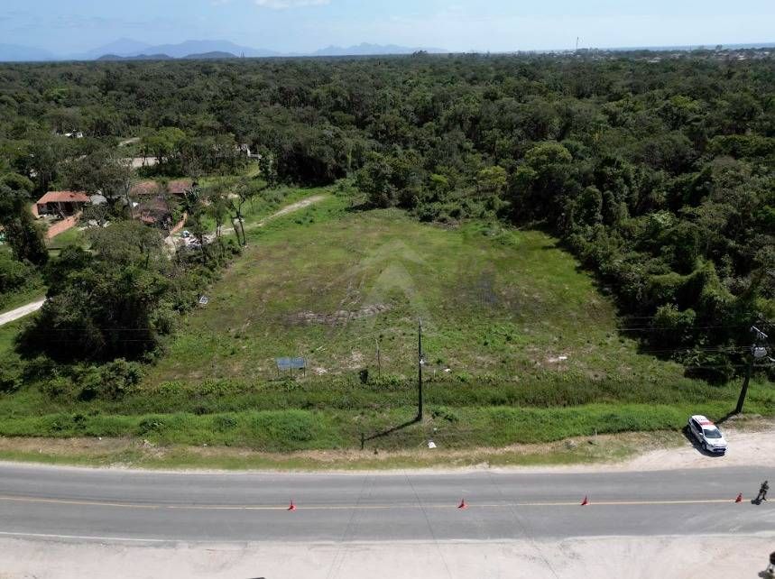 Área, 8.445m², barra sai