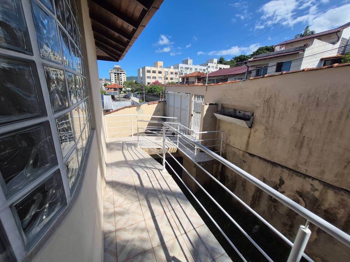 Casa a venda na Trindade com 5 dormitórios Florianópolis