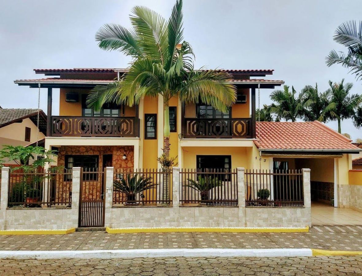 Sobrado Centro Balneário Piçarras 5 dormitórios