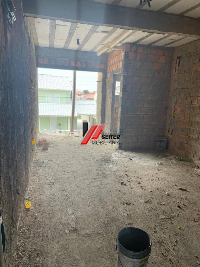 Casa Duplex com 3 quarto sendo 1 suíte à venda na praia dos Ingleses em Florianópolis