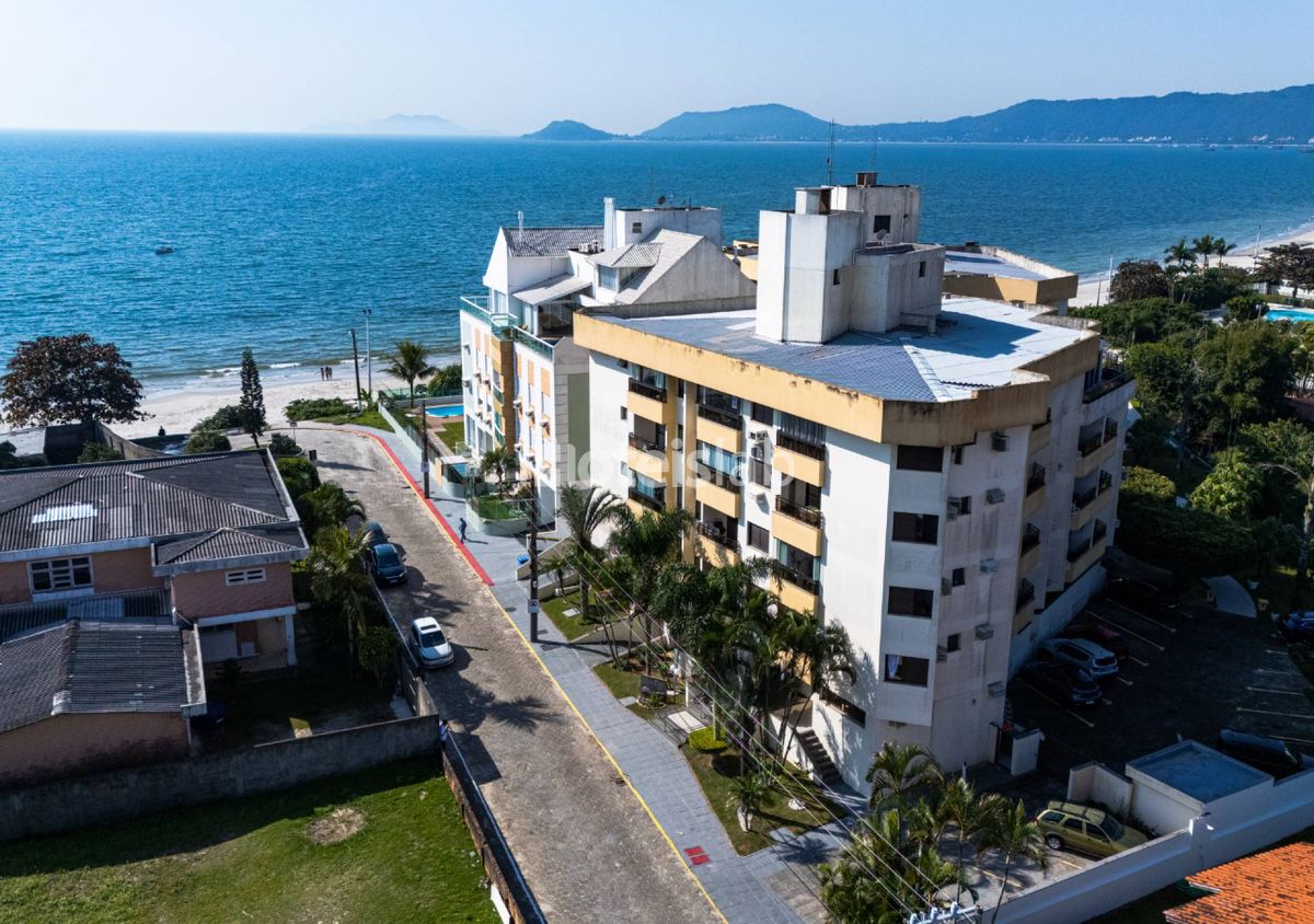 Lindo apartamento com vista lateral para o mar em Canasvieiras