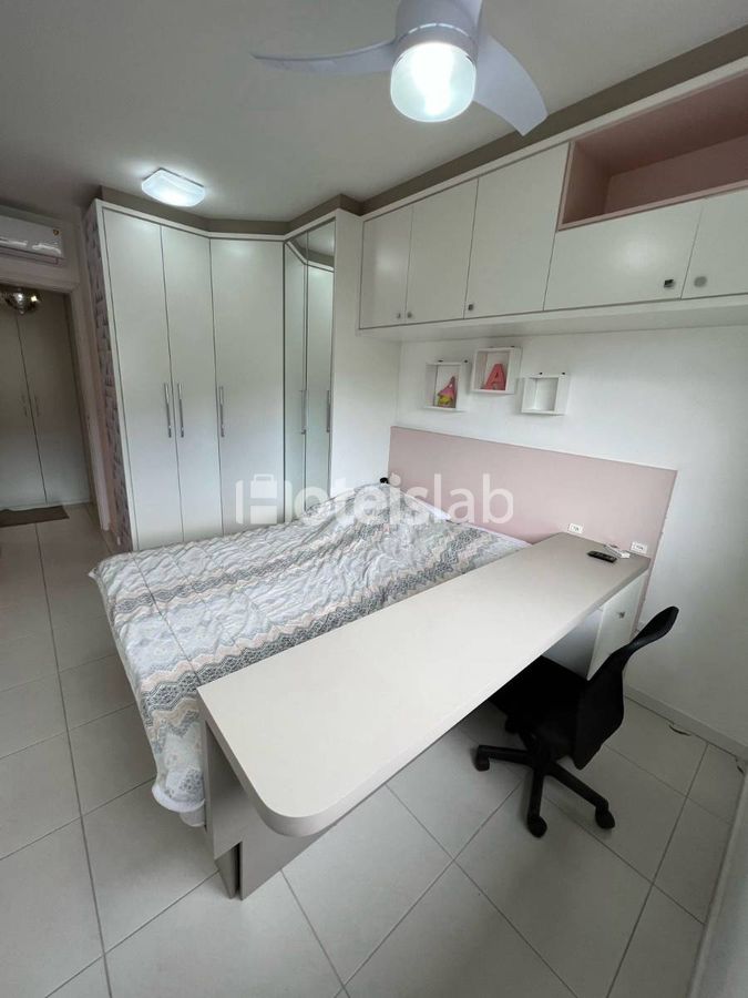 Lindo apartamento de 1 quarto em Canasvieiras, em prédio com piscina