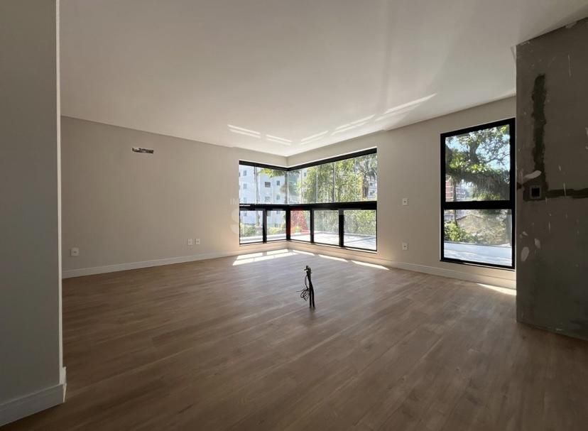 Apartamento com 1 suíte master + 2 demi suítes