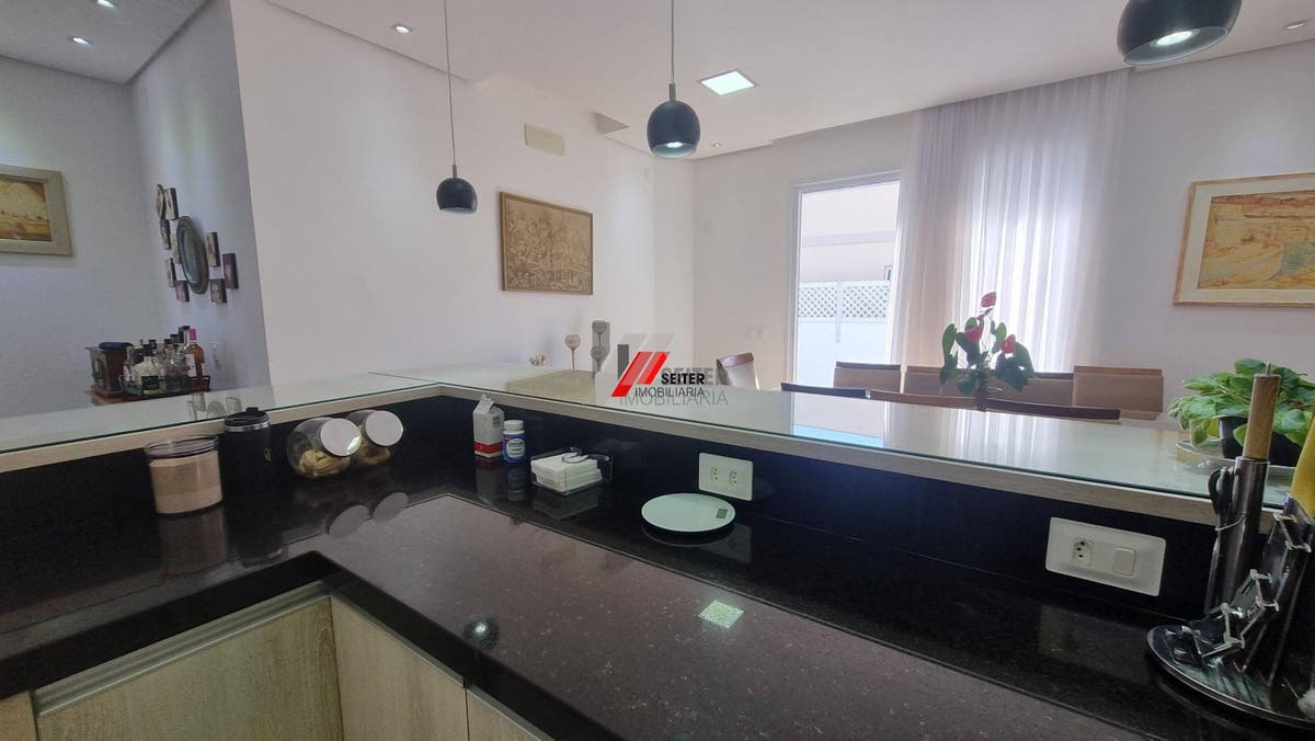 Casa de 3 suites a venda Lagoa da Conceiçao Florianopolis com 352 metros de area util