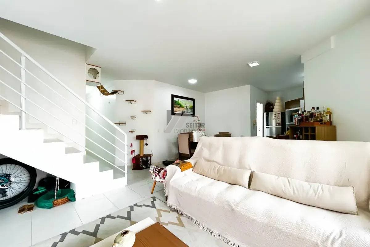 Apartamento com 2 quartos 2 suítes Córrego Grande Florianópolis