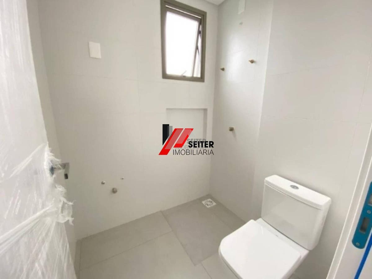 Apartamento a venda com 2 dormitórios em jurere florianópolis