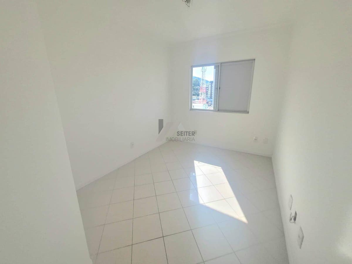 Apartamento de 5 quartos sendo 2 suites para alugar na trindade florianopolis