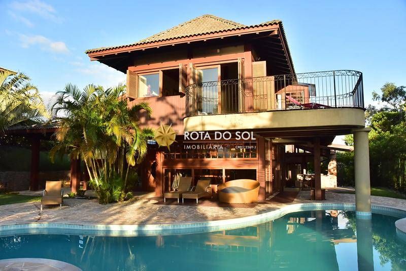 Condomínio Panorâmico Casa 3 suítes com piscina e vista para o mar à venda Praia Bombinhas SC
