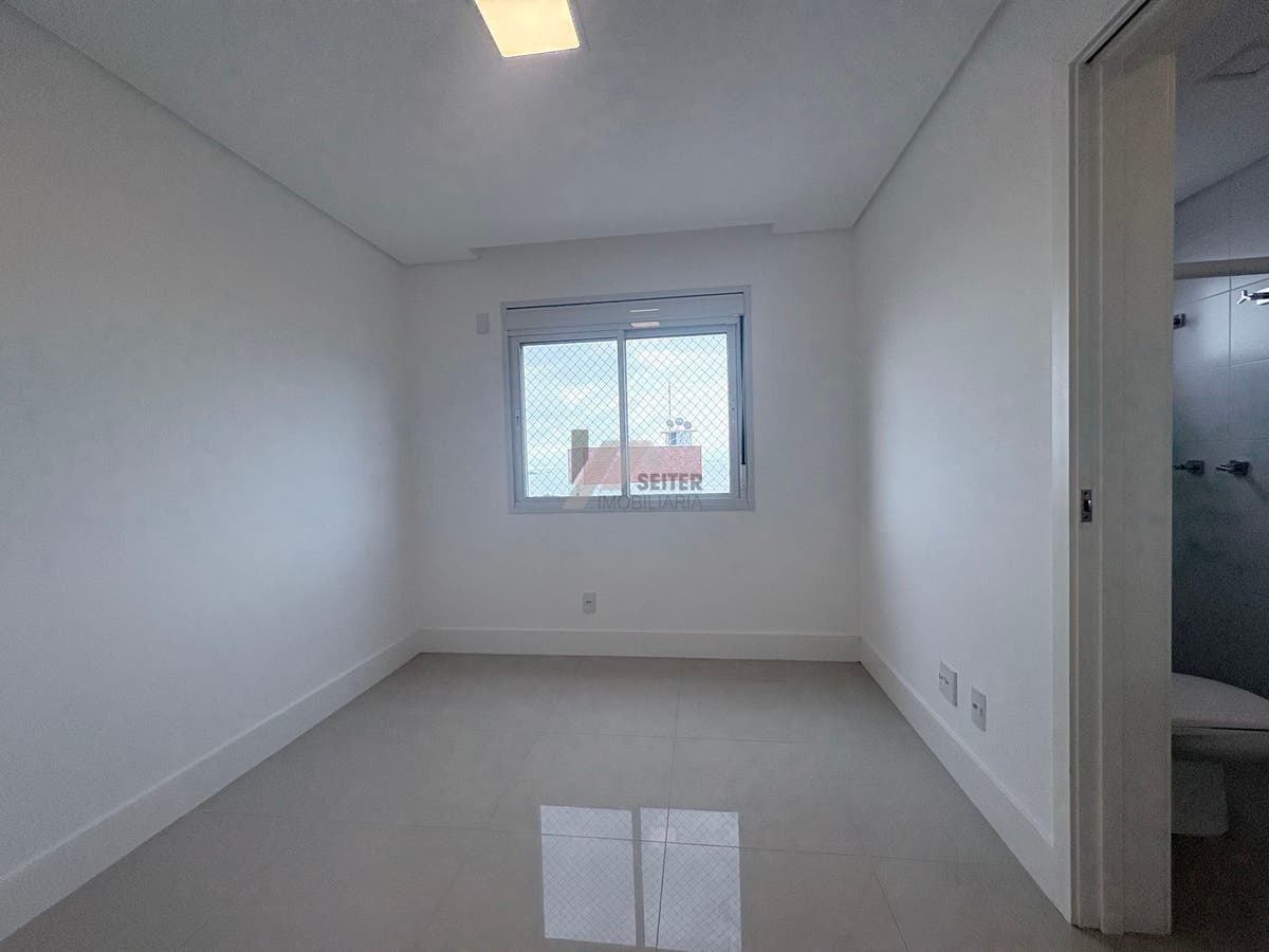 Apartamento 3 domitorios suite venda Florianopolis Agronomica