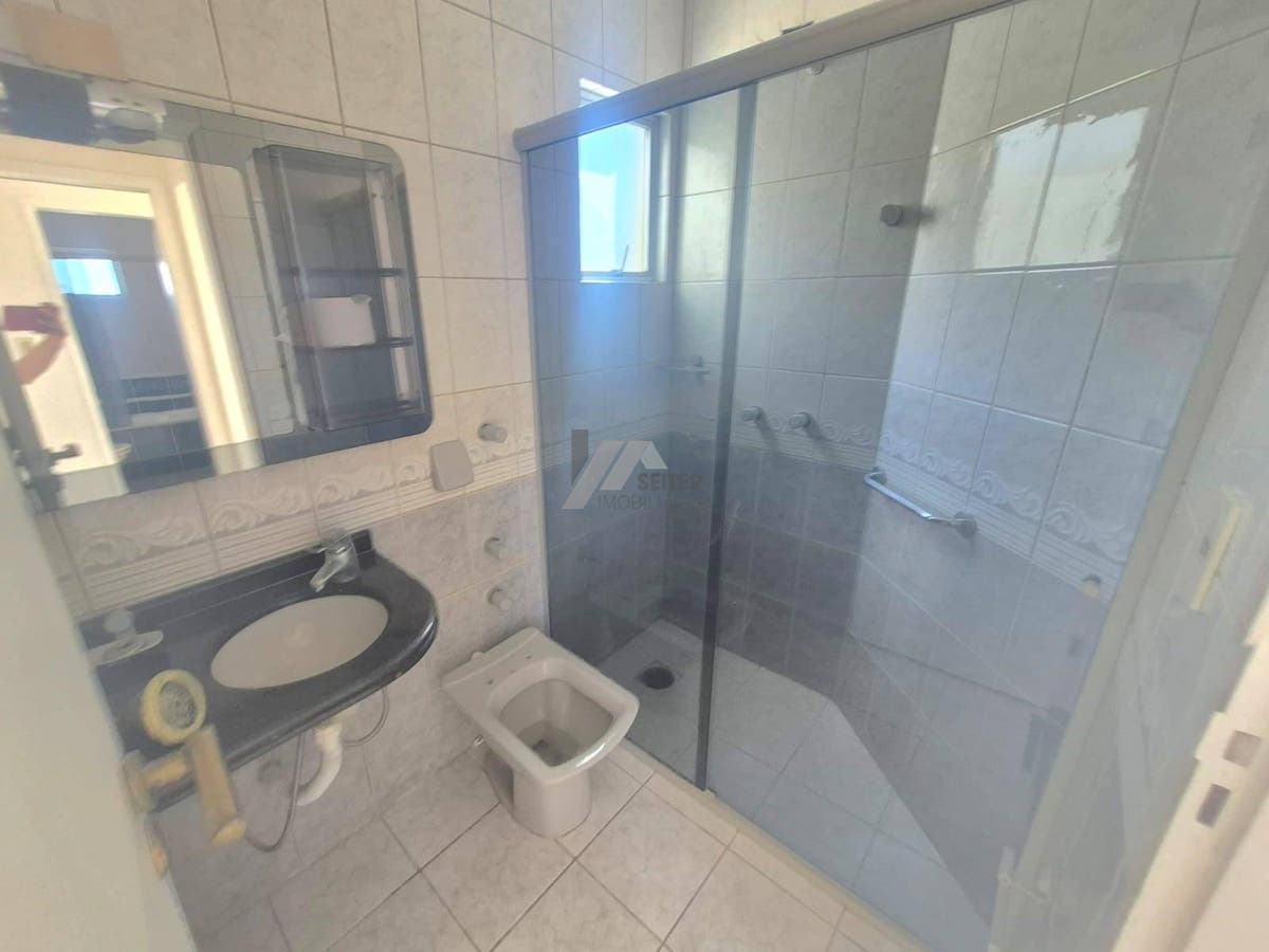Apartamento de 5 quartos sendo 2 suites para alugar na trindade florianopolis