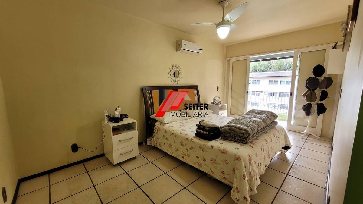 Casa com 4 quatro quartos para locação trindade florianópolis