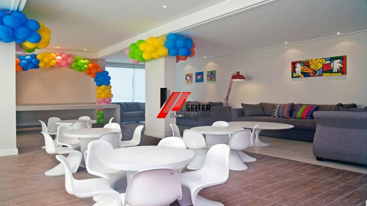 Apartamento de 2 Domitorios com Suite a Venda em Florianopolis