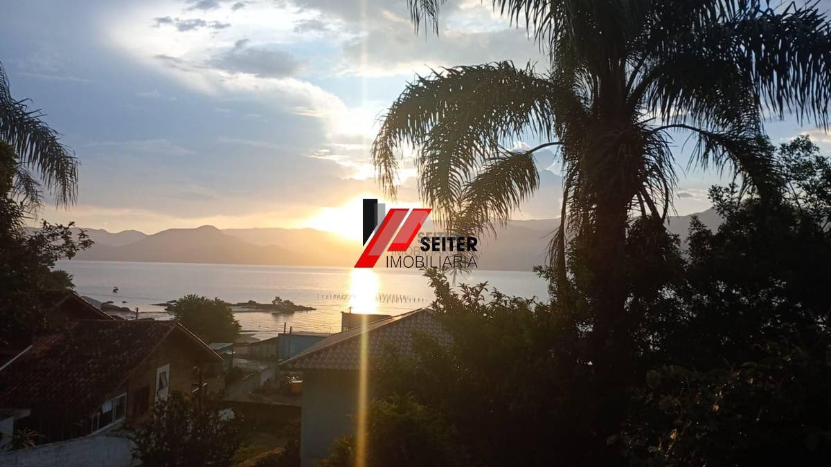 Casa a venda em Ribeirão da Ilha