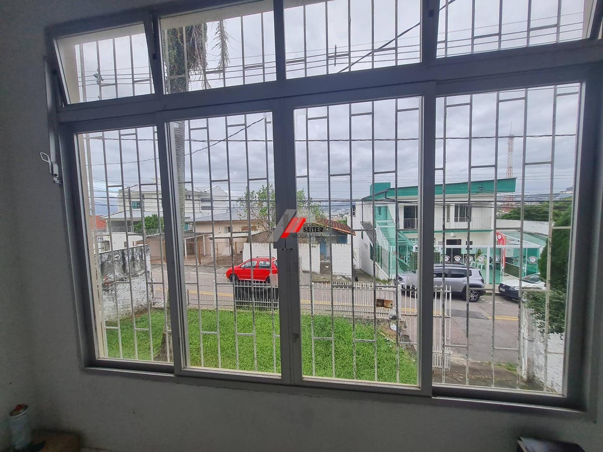 Casa de 3 dormitorios a venda no bairro Capoeiras em Florianopolis