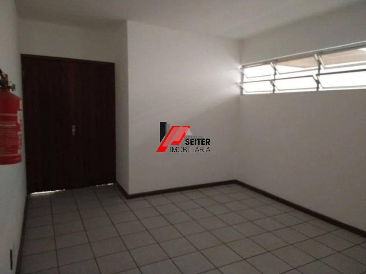 Casa comercial a venda no bairro Saco dos Limões