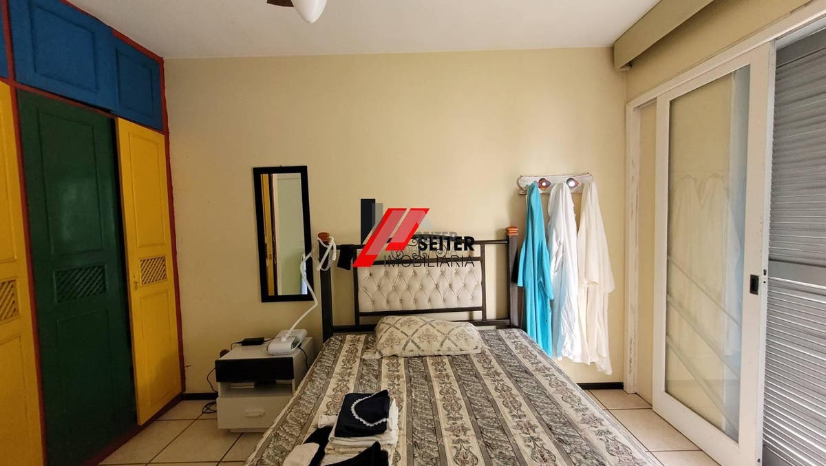 Casa com 4 quatro quartos para locação trindade florianópolis