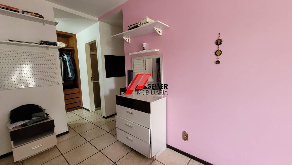 Casa com 4 quatro quartos para locação trindade florianópolis
