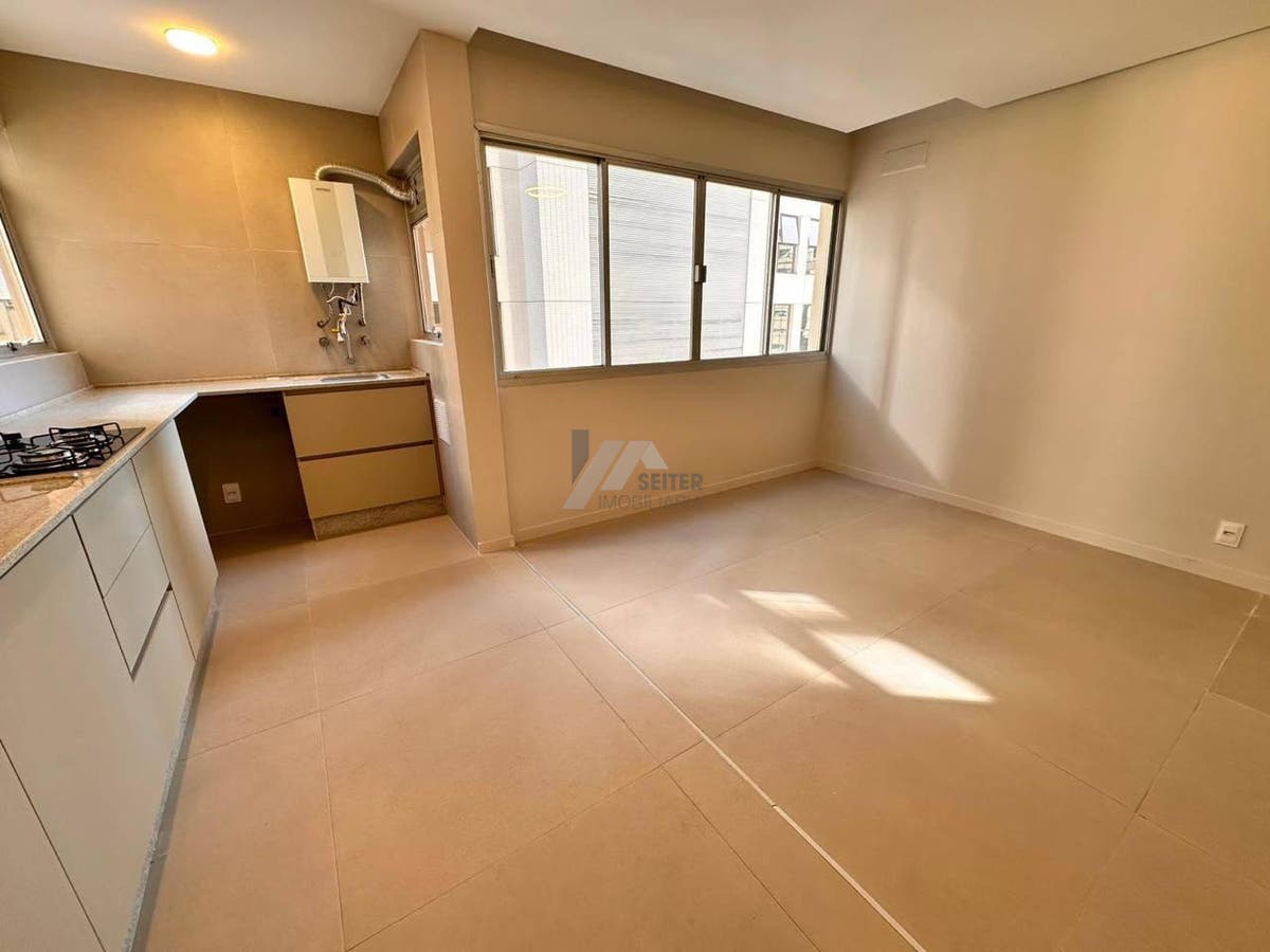 Apartamento a venda com 2 quartos Centro Florianópolis