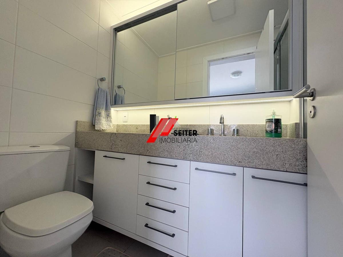 Apartamento 2 dromitorios com suite venda Itacorubi Florianopolis