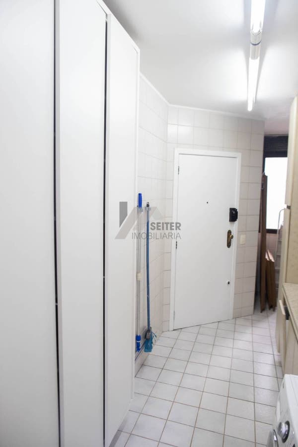 Apartamento com 3 quartos, Centro - Florianópolis