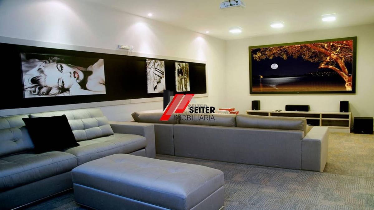 Apartamento de 2 Domitorios com Suite a Venda em Florianopolis