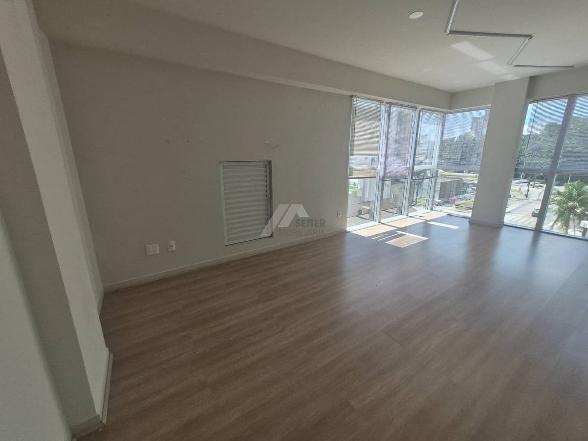 Sala comercial a venda no bairro Itacorubi com 37 m2 de área