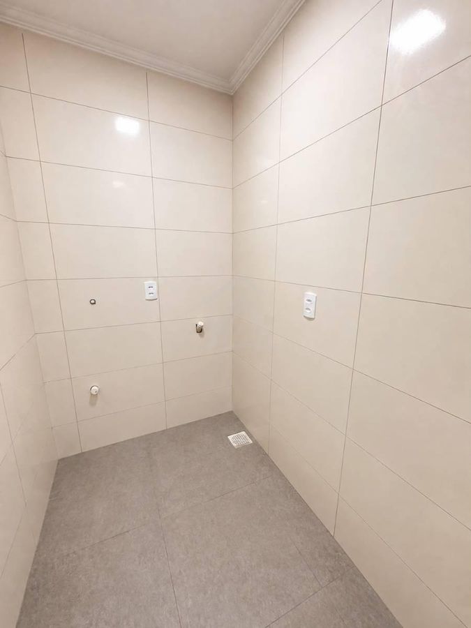 Sobrado com piscina, 180m metros mar, bal itapoa
