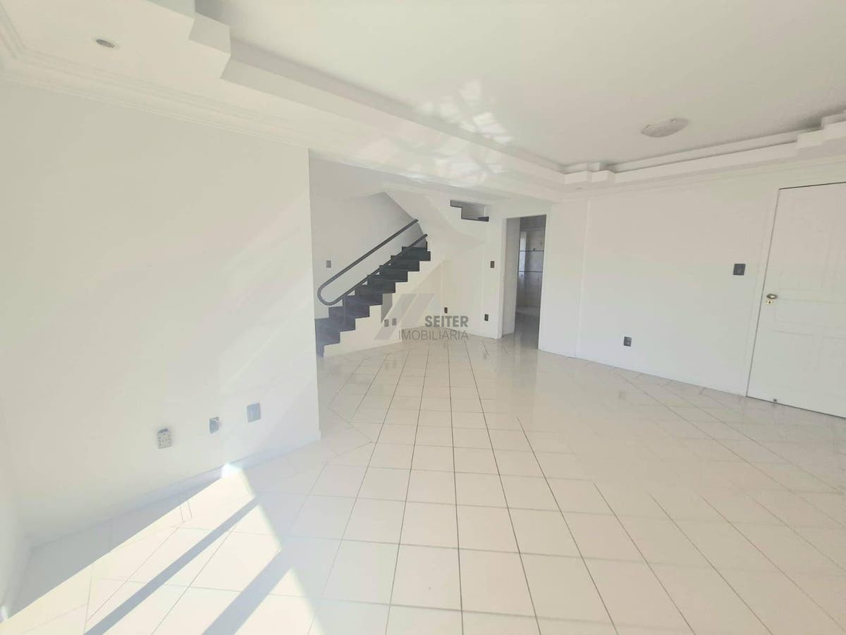 Apartamento de 5 quartos sendo 2 suites para alugar na trindade florianopolis