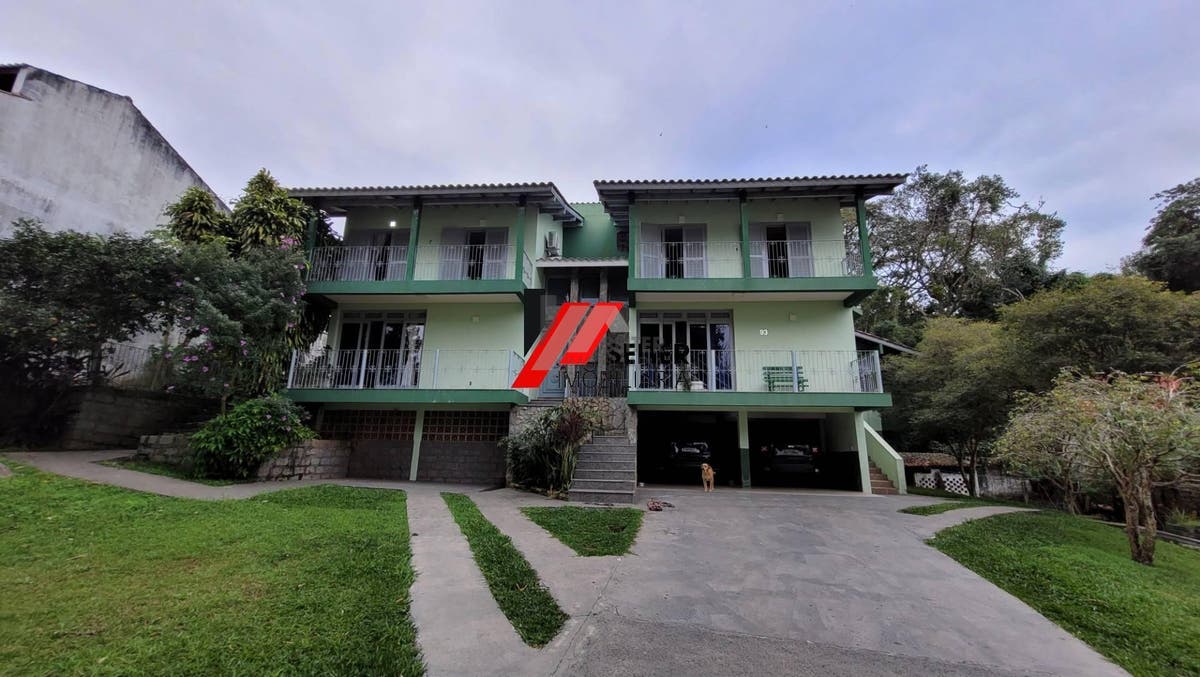 Casa com 4 quatro quartos para locação trindade florianópolis
