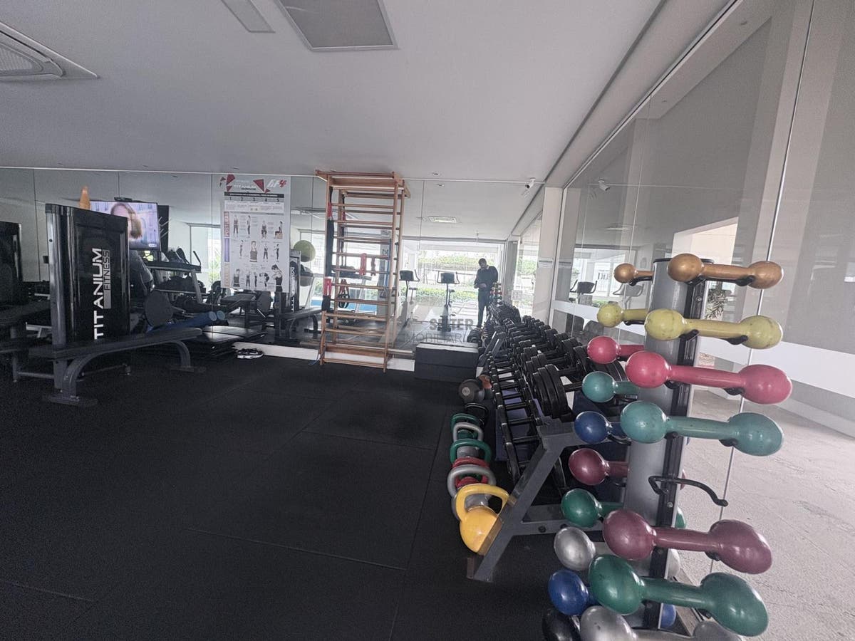 Apartamento mobiliado de 4 dormitorios sendo 2 suites com 3 vagas de garagem a venda Itacorubi