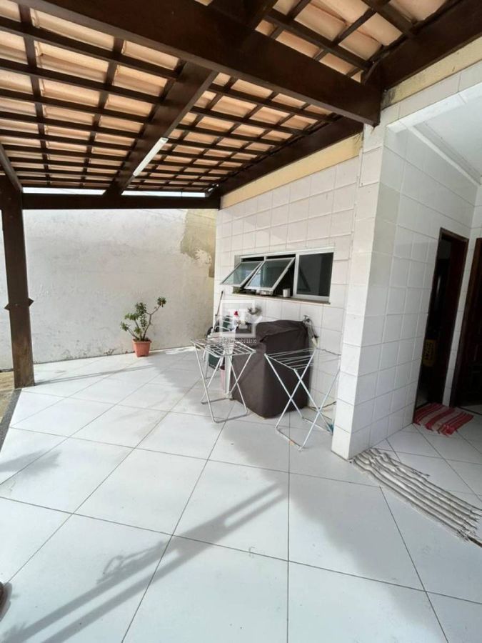 Casa com 5 quartos à Venda, Atalaia - Aracaju