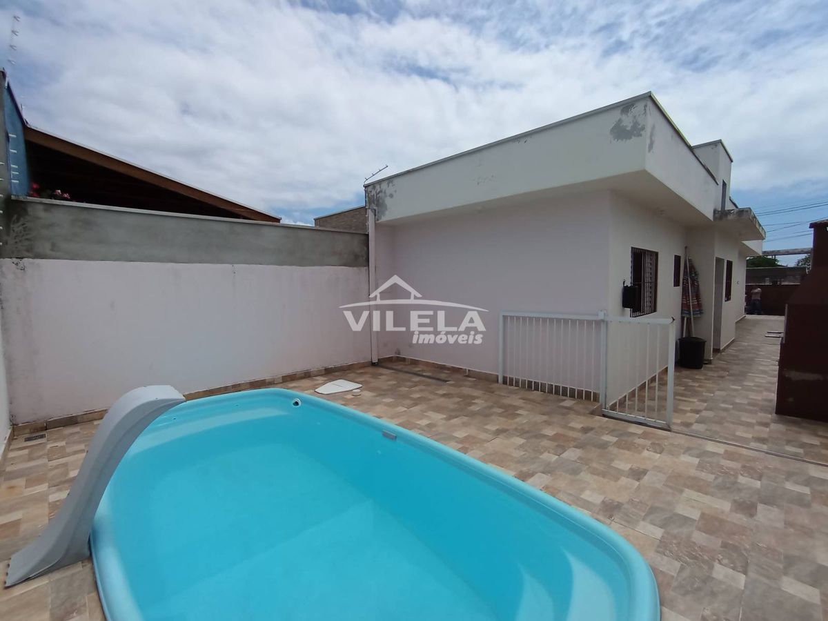 Linda casa com piscina no morro do algodão