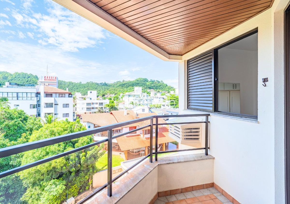 Apartamento de um quarto no Merit Plaza