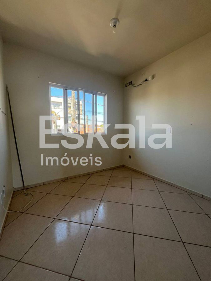 Apartamento com 02 dormitórios + 04 vagas de garagem escolinha - guaramirim