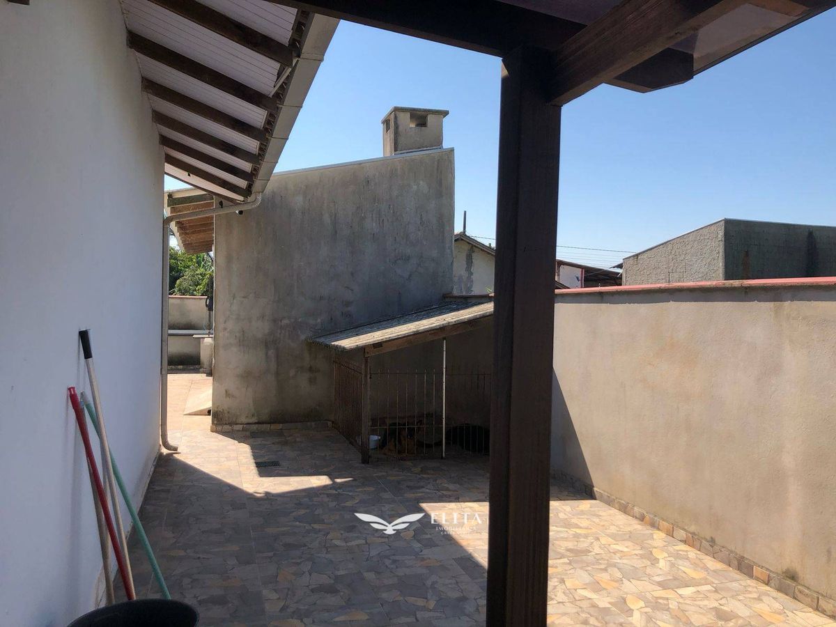 Casa com 3 quartos a R$ 1.170.000,00, no bairro Quinta dos Açorianos - Barra Velha Cód. 2091