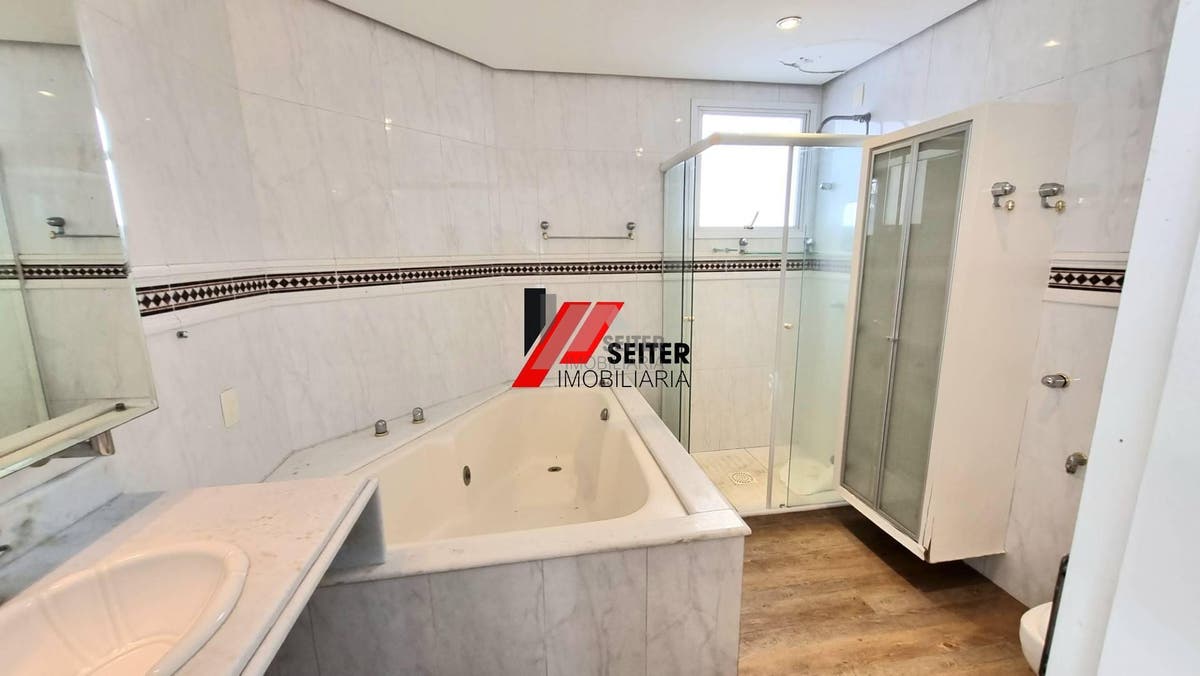 Apartamento de 4 dormitorios a venda Beira Mar Florianopolis