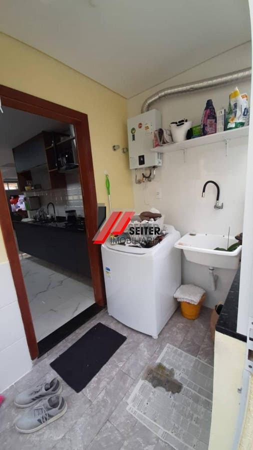 Casa de 4 dormitórios à venda no bairro Rio Vermelho em Florianópolis