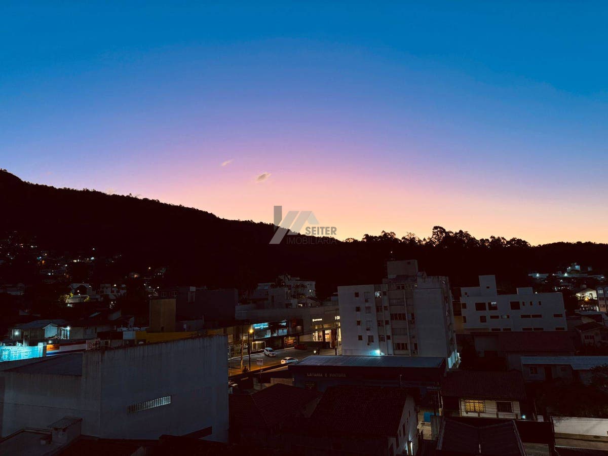 Cobertura 3 suites alugar Trindade florianopolis