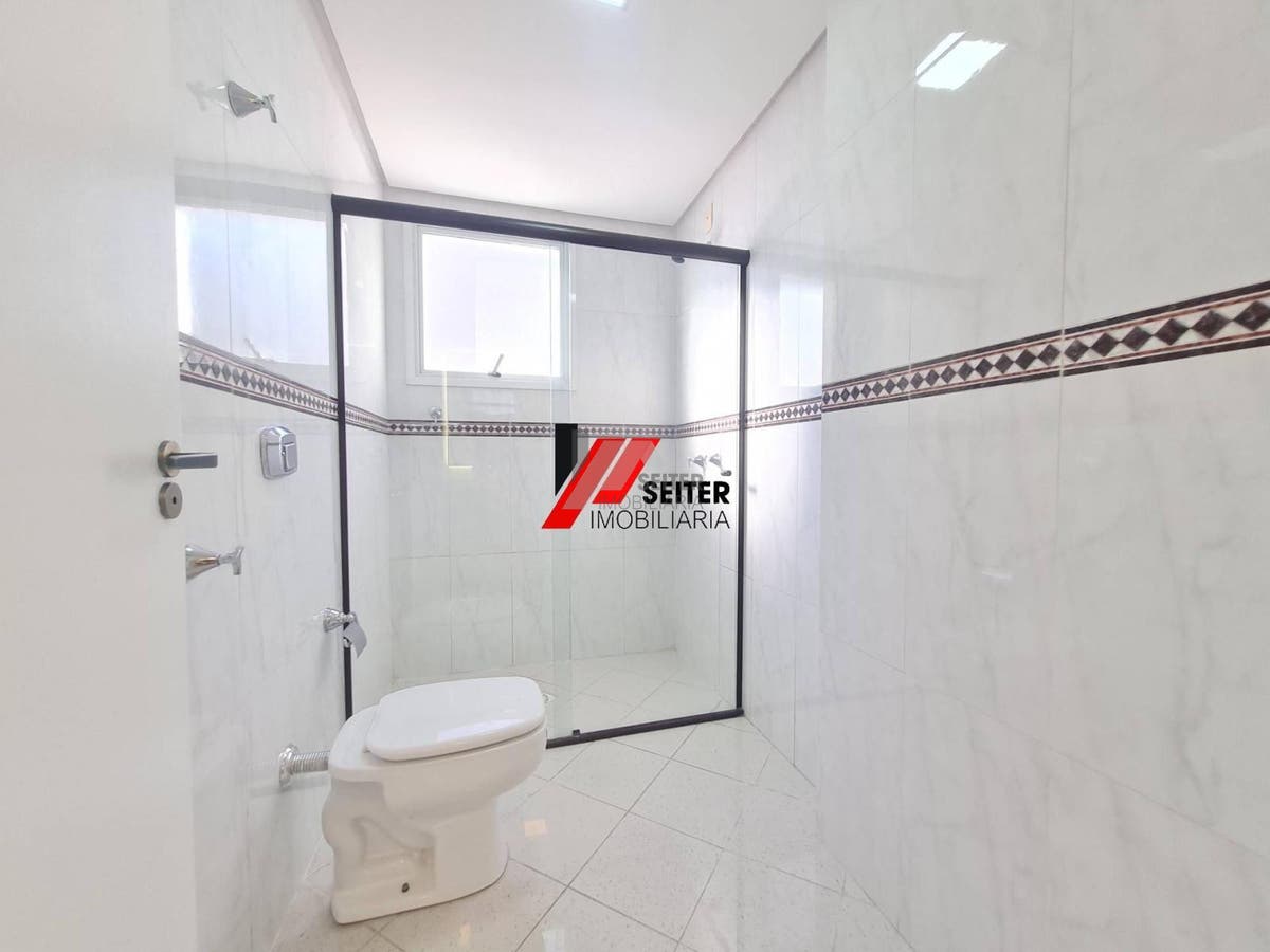 Apartamento a venda na Beira Mar Norte de Florianópolis